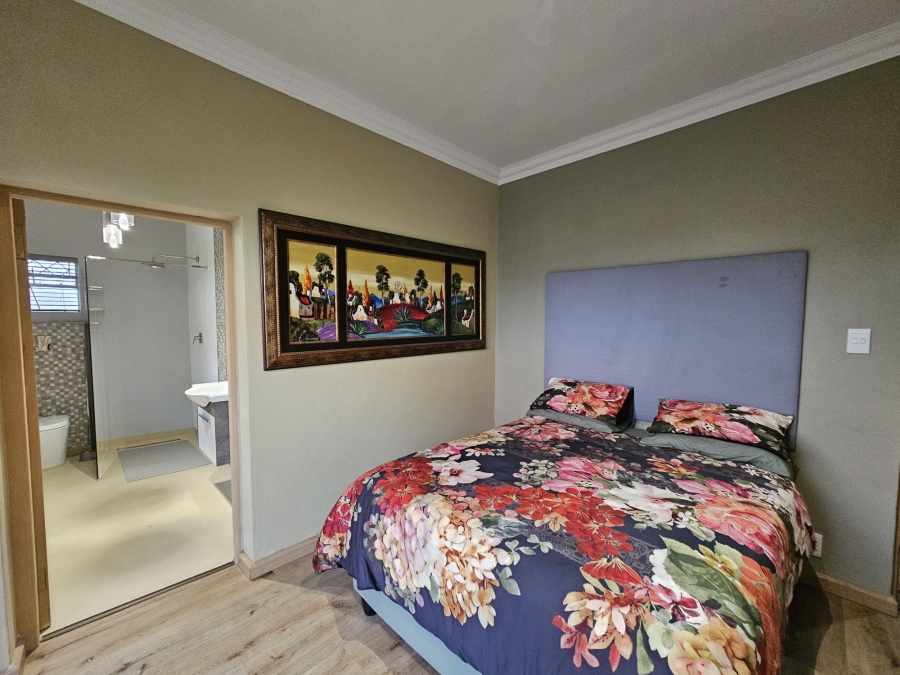 3 Bedroom Property for Sale in Gordons Bay Village Western Cape